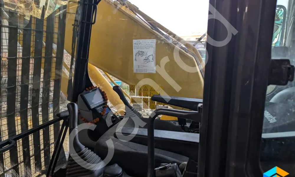 Komatsu PC210 LC-10MO Excavator