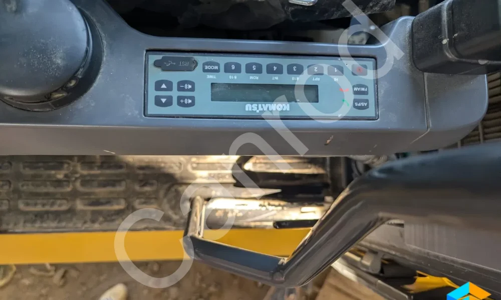 Komatsu PC210 LC-10MO Excavator