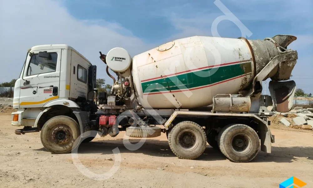 Mahindra Blazo 25 Transit Mixer