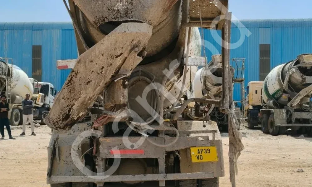 Mahindra Blazo 25 Transit Mixer