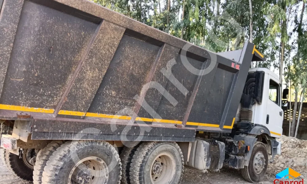 Mahindra BLAZO28 Tipper