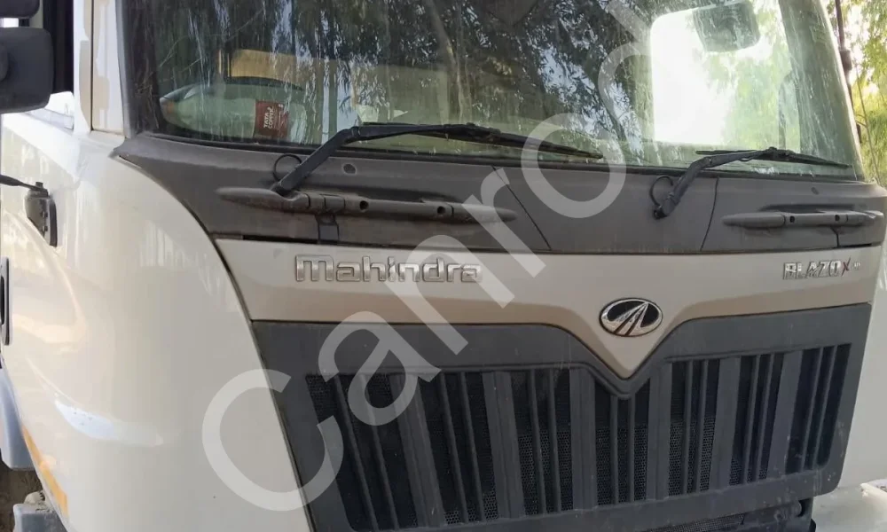Mahindra BLAZO28 Tipper