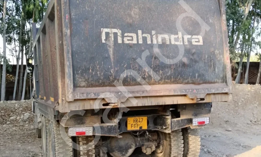 Mahindra BLAZO28 Tipper