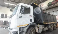 Mahindra BLAZO28 Tipper