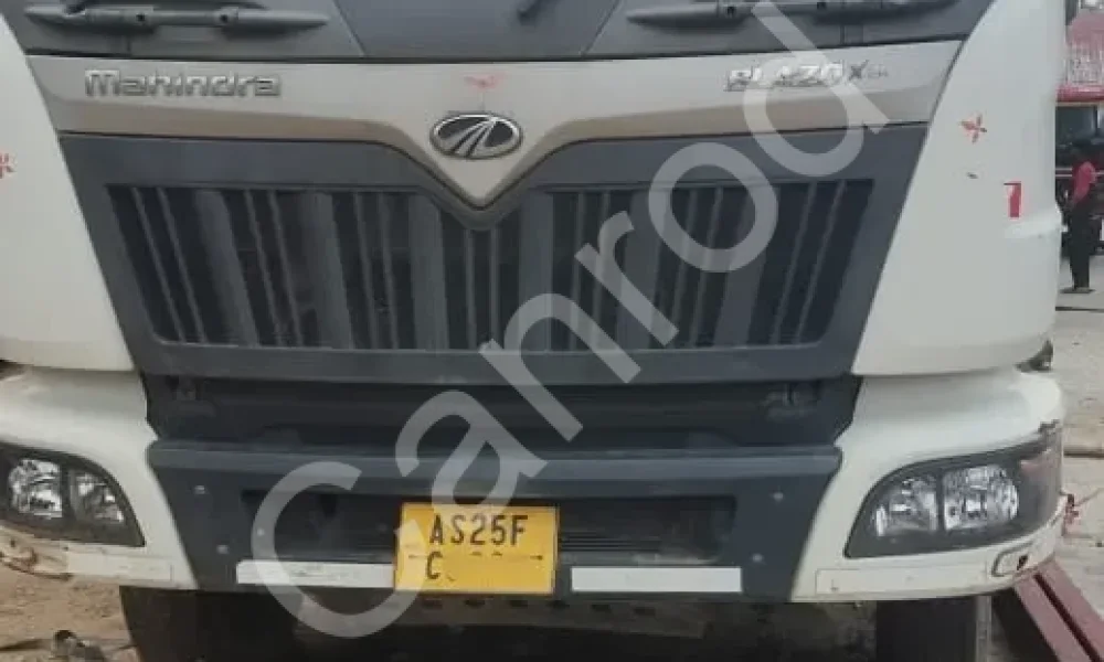 Mahindra BLAZO28 Tipper