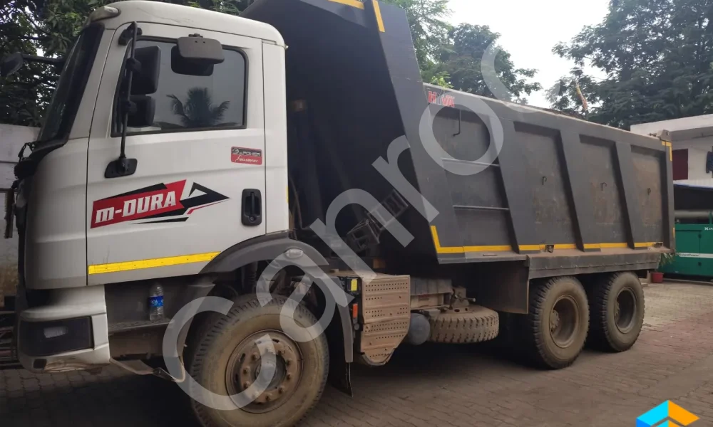 Mahindra BLAZO28 Tipper