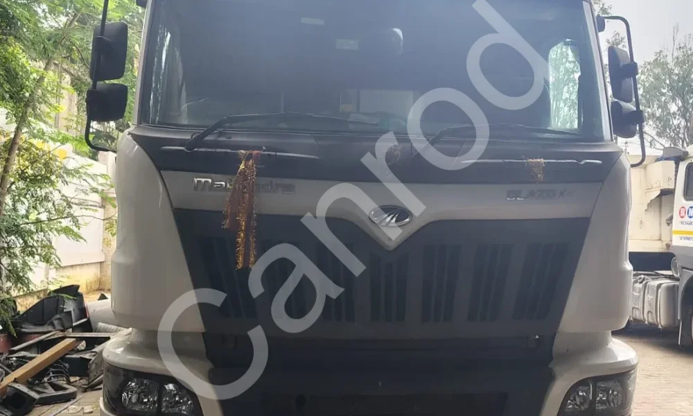 Mahindra BLAZO28 Tipper
