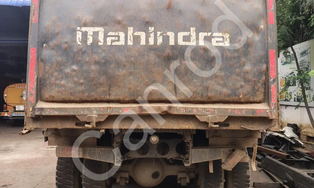 Mahindra BLAZO28 Tipper