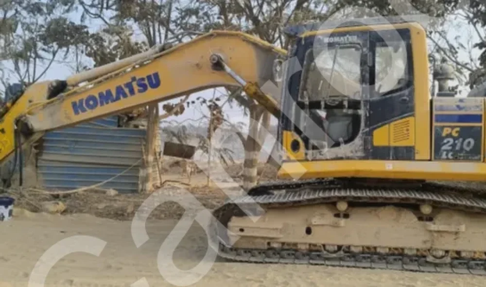 Komatsu PC-210 Excavator