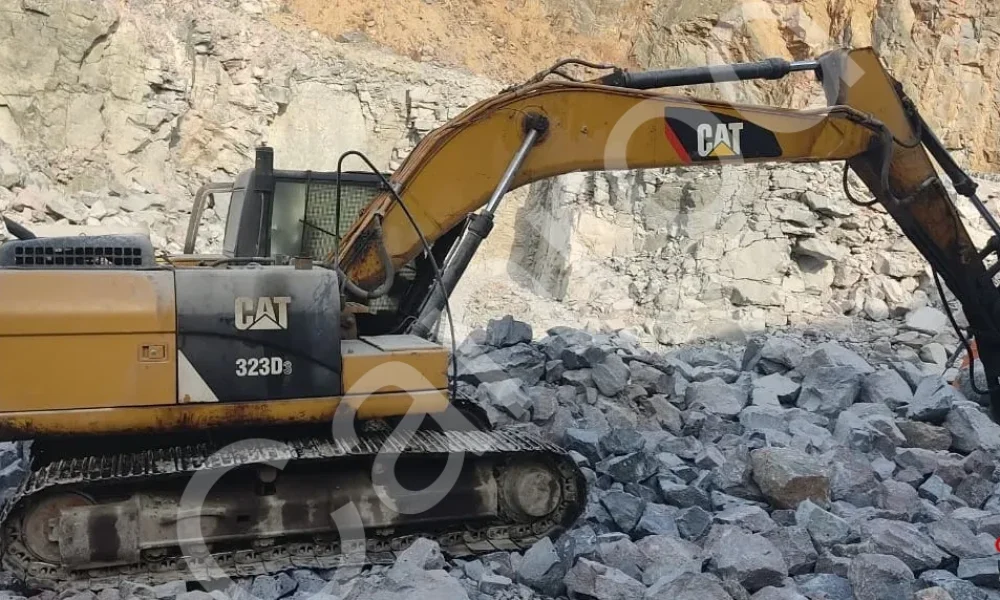 Caterpillar 323D3 Excavator