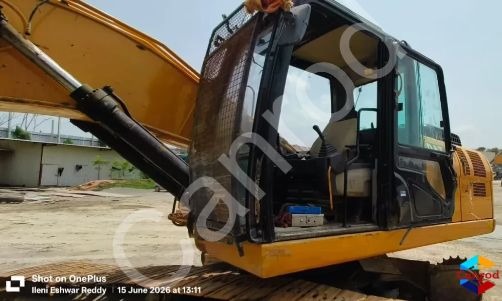 Caterpillar 323D3 Excavator