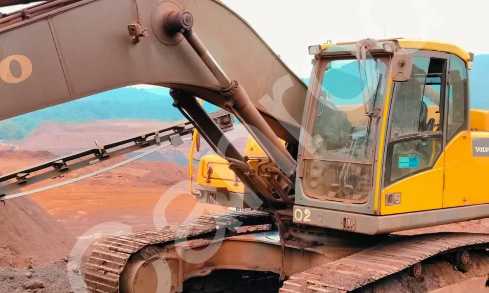 Volvo EC300DL Excavator