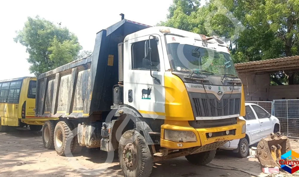 Mahindra BLAZOOX28 Tipper