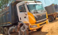 Mahindra BLAZO28 Tipper