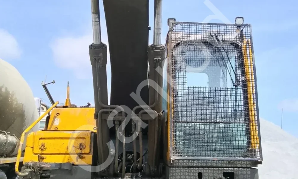 Volvo EC210 Excavator