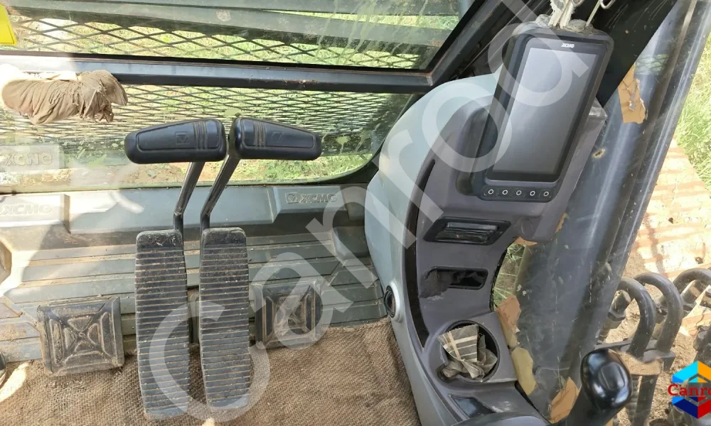 XCMG XE215i Excavator