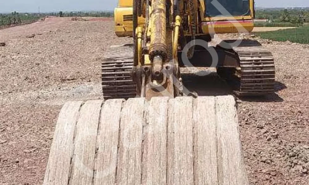 Komatsu PC210 LC Excavator
