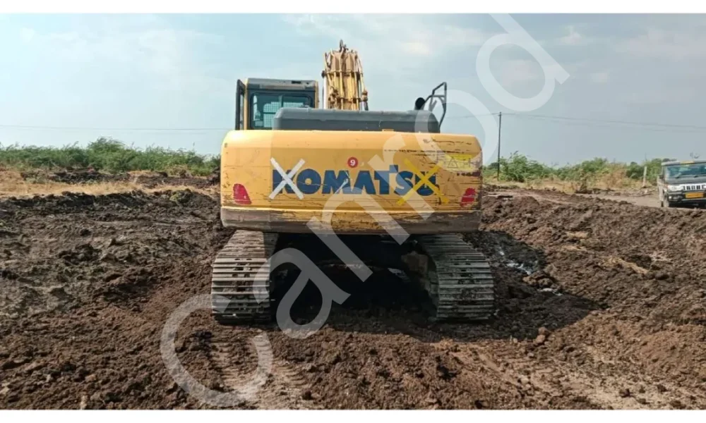 Komatsu PC210 LC Excavator