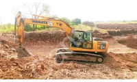 Komatsu PC210 LC Excavator