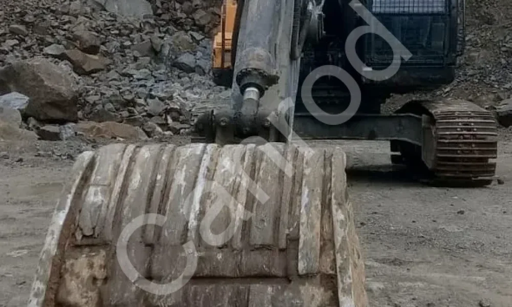 Hyundai R215L Excavator