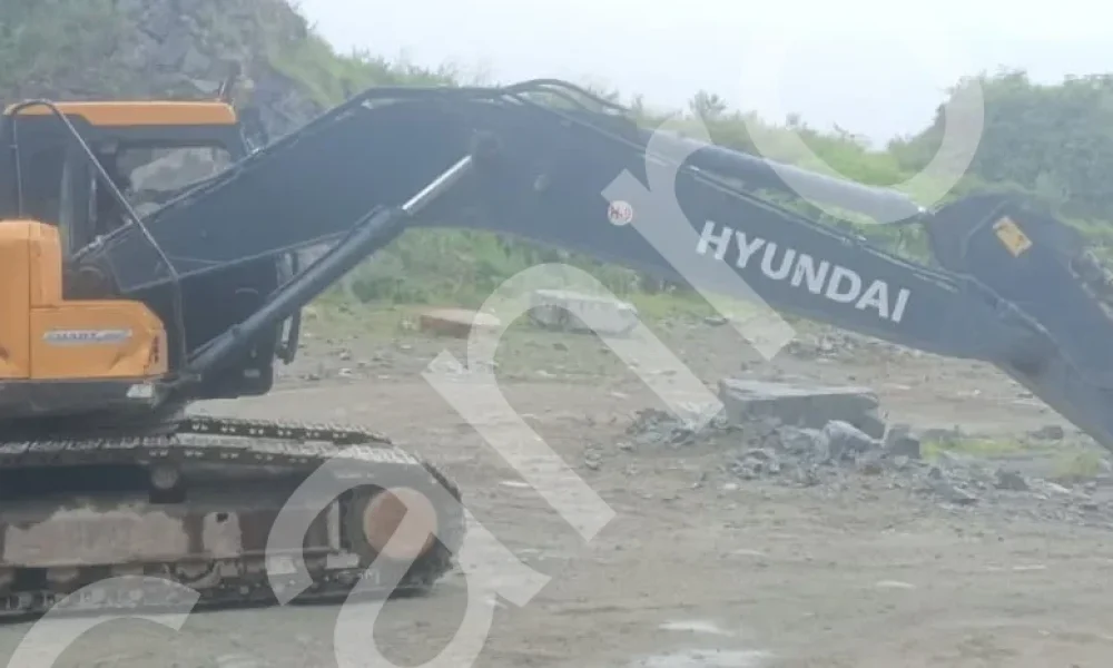 Hyundai R215L Excavator