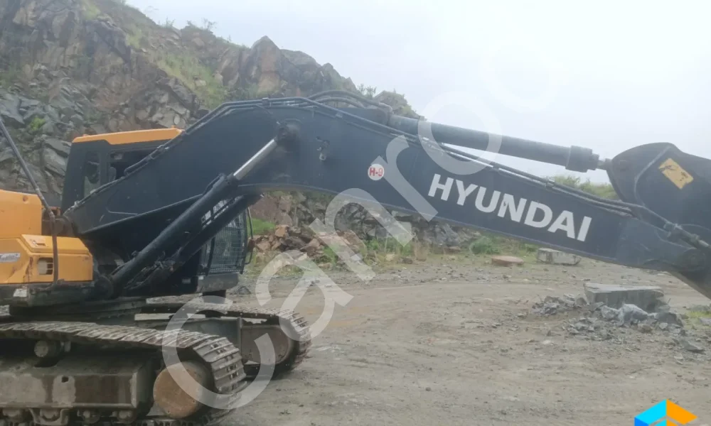 Hyundai R215L Excavator